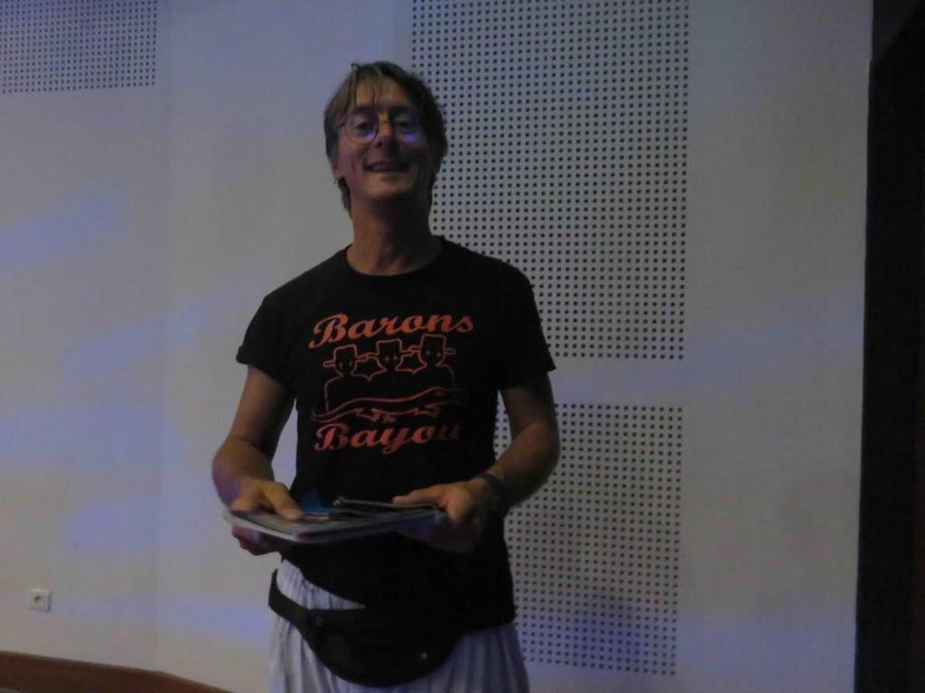 Le professeur : Bertrand Renard