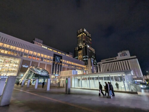 sapporo train station, complexe commercial (comme toutes les gares des grandes villes) avec un étage dédié aux restaux