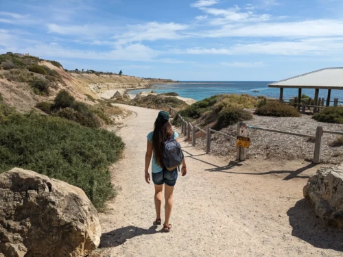 retour a Adélaïde après notre séjour e 10j a Kangaroo Island. petit plage au sud e la ville très sympa mais fraîche neanmoins
