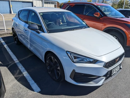 Notre voiture de location depuis dunodine jusqu'à Christ Church, elle nous aura coûté uniquement le prix de l'assurance et même pas de plein à faire