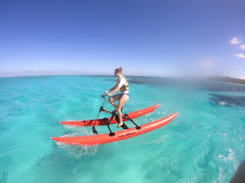 Dernier jour, on teste le fun bike et ça marche super bien. On a une meilleure vue d'ensemble qu'en kayak, va 3x plus vite et on se fatigue moins. On valide !