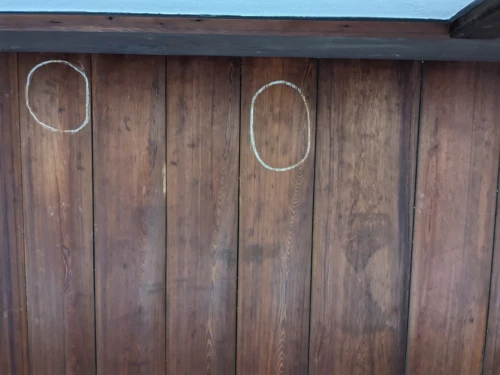 Les empreintes de mains et de pieds laisser à l'issue d'un sepuku et à l'origine de l'appellation temple de sang