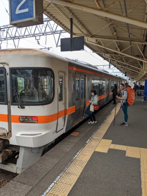 C'est parti pour 8h de train afin de rentrer à Osaka avec nos bagages que nous avions laissé chez nous autreswwoofers de kangourou Island à Kyoto